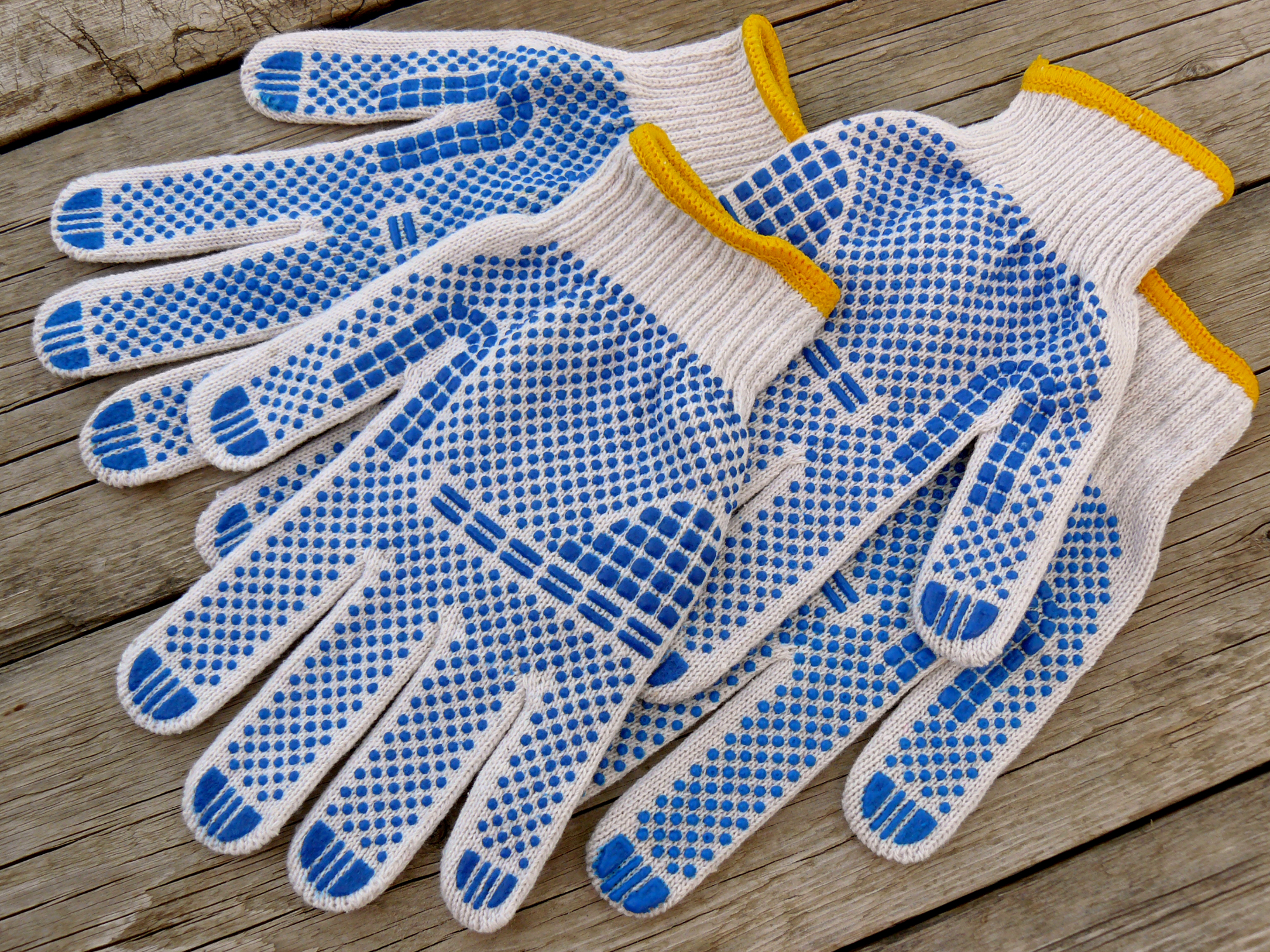 Če se zaščitne rokavice redno uporabljajo, je to zelo dobro za kožo na rokah
